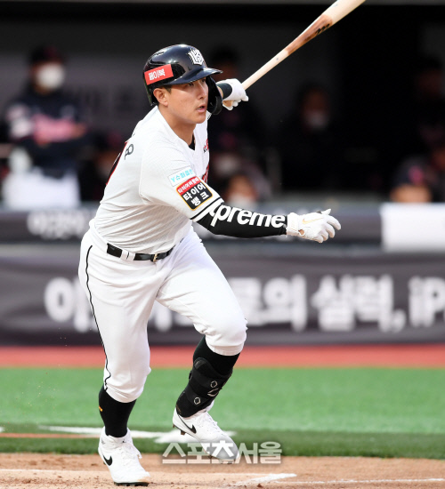 [포토] 황재균 '뻗지를 못하네'