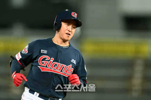 개막 스윕승 만든 3점포…손아섭 "팬들의 함성소리 그리워"[SS현장]