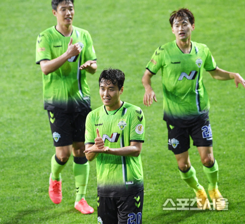 [포토] 전북 이동국의 골 세리모니는? '덕분에' 챌린지!