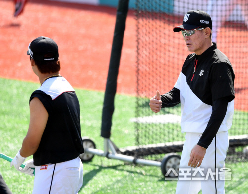 [포토] 이강철 감독 \'강백호 최고!\'