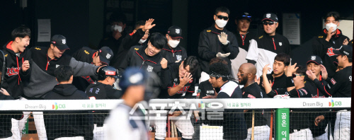 [포토] 황재균 '이제 동점이다'