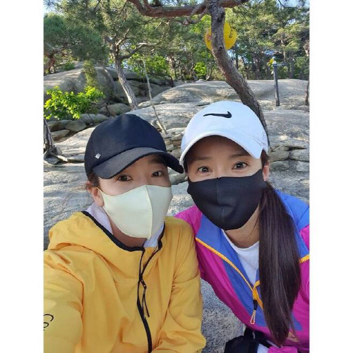 '백종원♥' 소유진, 절친 이시영과 아침 6시 등산 "함께해줘서 고마워"[★SNS]