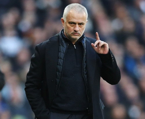 소신 있는 무리뉴 감독, 선수 건강 위해 EPL 재개 연기 주장