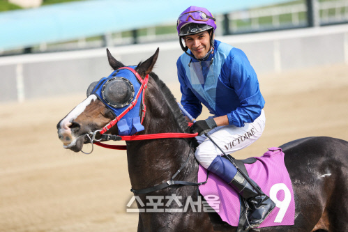 외국인 경마기수의 4人4色 코로나 극복기