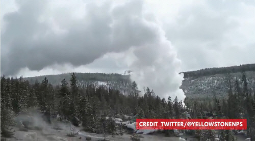 폐쇄된 국립공원서 '나홀로' 인증샷 찍던 美여성, 고열온천에 화상 황당사고[해외화제]