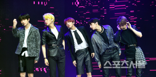 투모로우바이투게더(txt), 우린 친구 말도 잘 듣지![포토]