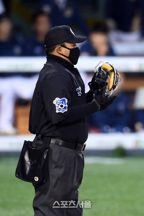 [포토]이용규 '작심 발언'에 2군행 최수원 심판위원, 11일 만에 1군 복귀