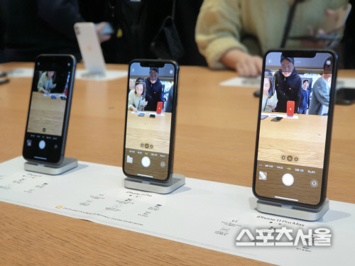 "마스크써도 잠금해제 빨라졌다" 애플, 아이폰 페이스ID 개선