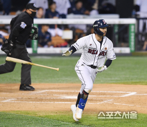 [포토] 두산 오재원, NC전 역전 적시타!
