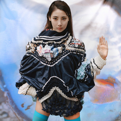 (앨범커버) 유라 (youra)_싱글_행복은 도피여야 해