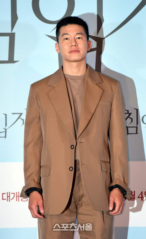 [포토] 김무열, 강렬한 짧은 머리