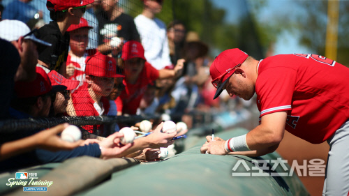 MLB 사무국, 단축시즌 진행 앞서 선수노조에 연봉삭감 요구