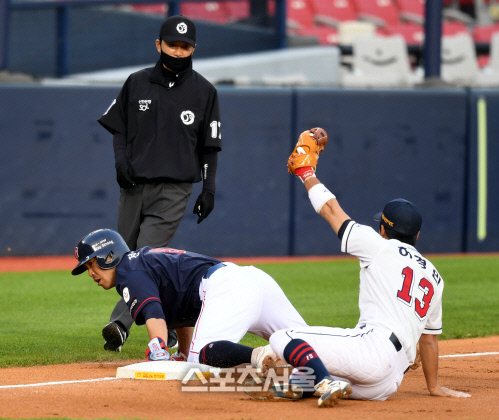 [포토] 전준우 \'내가 빨랐어\'