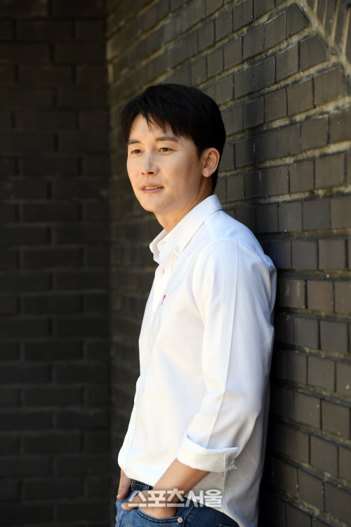 [포토]\'슬의생\' 안치홍 역의 김준한, 부드러운 미소