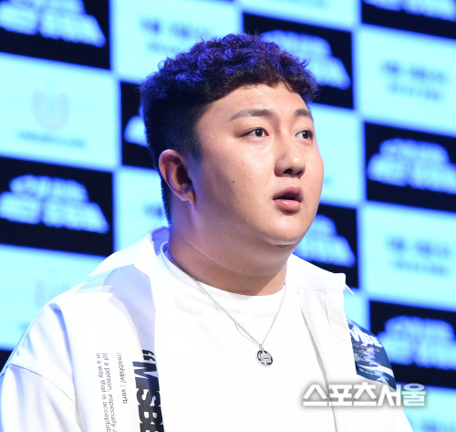 [포토] 킹기훈, 백만 유튜버와 함께!