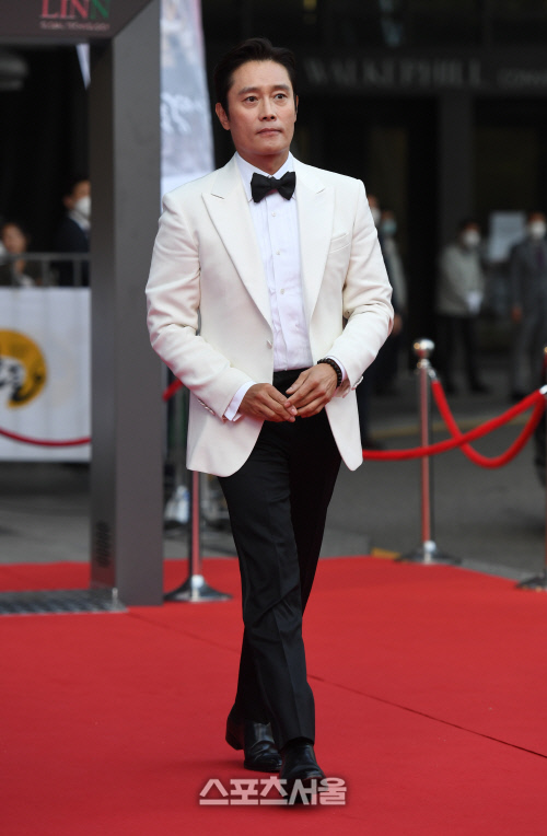 [포토]대종상 영화제 참석하는 이병헌