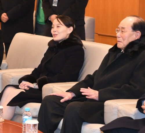 北김여정, 삐라살포 맹비난에 靑 "삐라는 백해무익. 단호히 대응하겠다"