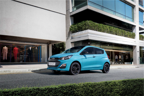 한층 트렌디한 외관과 향상된 사양에도 가격은 동일...2021년형 더 뉴 스파크 출시