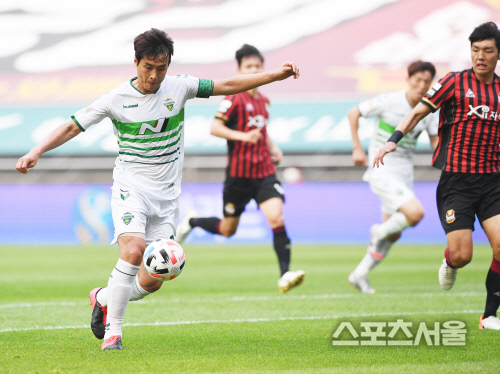 [포토] 전북 이동국, 찬스를 놓치지 않는 골 감각!