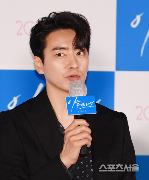 [포토] 이준혁, '야구소녀'로 인사드립니다~