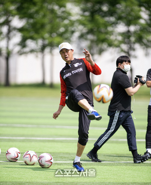 [보도자료]안정환과 함꼐 100볼 챌린지에 도전하는 유상철