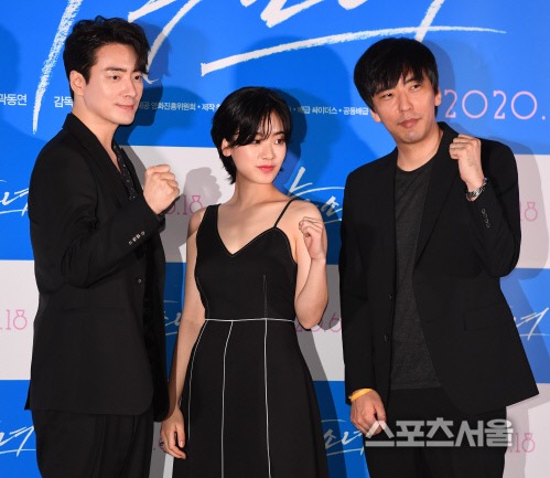 [포토] 이준혁-이주영-최윤태 감독, '야구소녀' 파이팅~