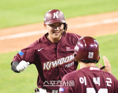 '위기를 기회로' 키움 신형 엔진 전병우가 3루를 노린다