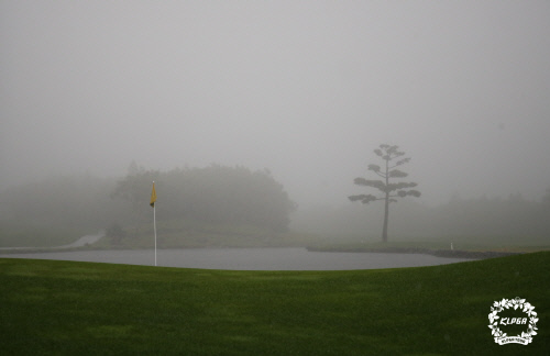 S-OIL 챔피언십 2R, 기상 악화로 5시간 지연…정오 티오프