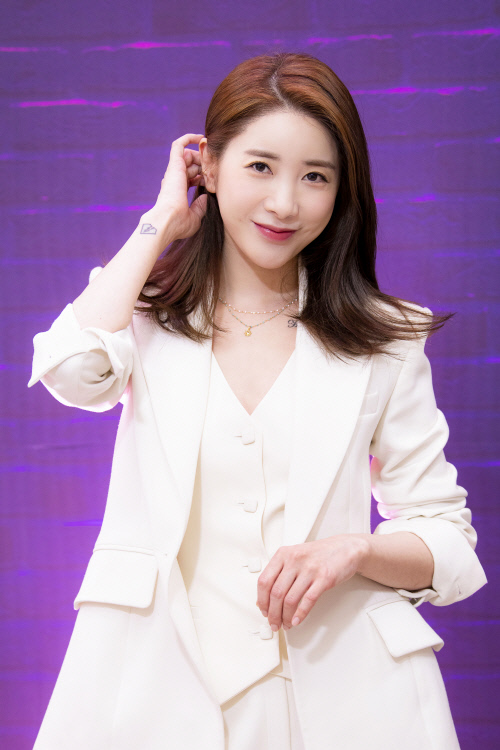 '내게ON트롯' 서인영 "트로트와 거리 멀어, 점점 매력 빠지는 중"