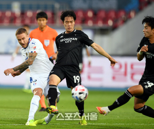 [포토] 타가트 '과감한 슈팅'