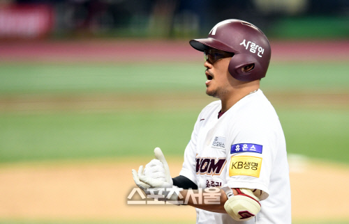 [포토]2타점 적시타 키움 이지영, 덕분에!