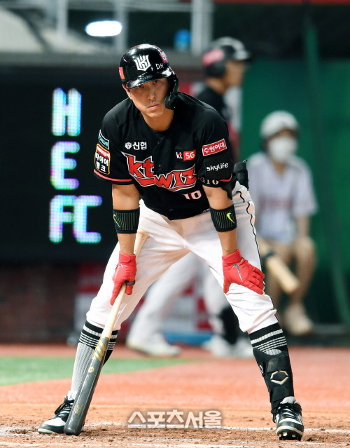 [포토] 황재균 '삼진을 당하다니'