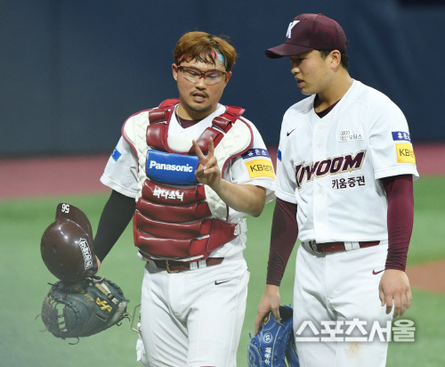 [포토] 키움 이승호-이지영, 실점은 아쉽지만...