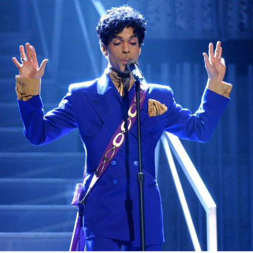 팝스타 프린스, 사망 4년만에 1984투어 기타 6억8천만원에 경매