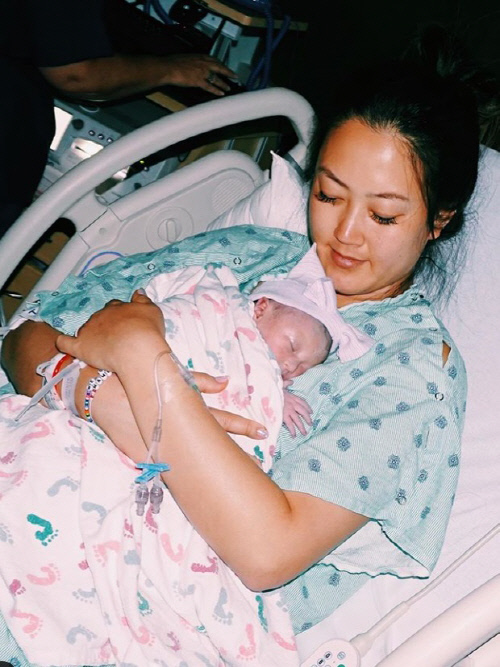 미녀골퍼 미셸 위, 결혼 1년만에 엄마 됐다. 아기 안고 직접 전한 출산 소식