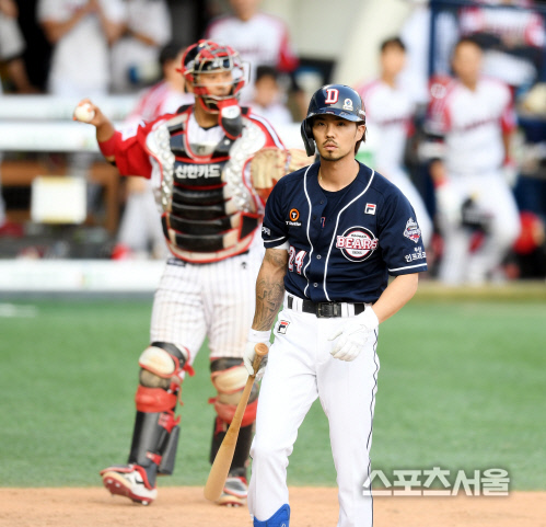 뒤늦게 등장한 대타 오재원, 두산 관계자 "화장실에 있었다"[SS현장]