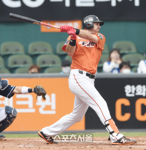 한화, 호잉과 결별…대체 선수 브랜든 반즈 영입[오피셜]