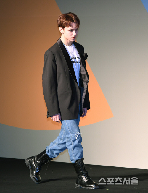 [포토] 세븐틴 버논, 저벅저벅~