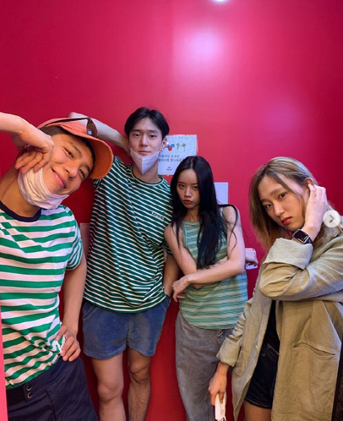 '응답하라 1988' 쌍문동 친구들, 박보검X혜리X이동휘X고경표X류혜영 찐★우정 과시[★SNS]