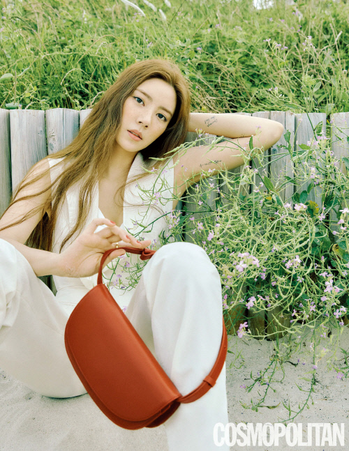 코스모7월호_손담비5