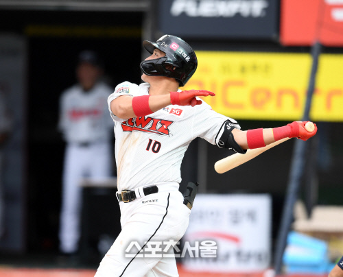 [포토] 황재균, 6회 1점 추격하는 희생타