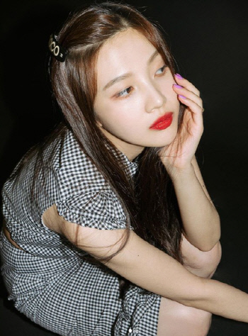 '섹시 다이너마이트' 조이, 물오른 고혹美[★SNS]