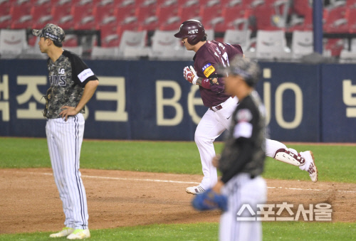 [포토]역전 만루 홈런 키움 박병호, 당당하게!