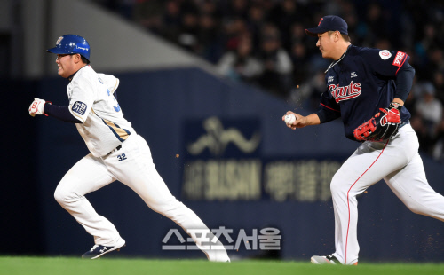'낙동강 더비' 시작, '강한 동생' NC만 보면 작아지는 '맏형' 롯데