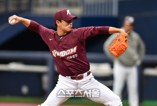 [포토]4회말등판한김상수,깔끔하게3타자봉쇄