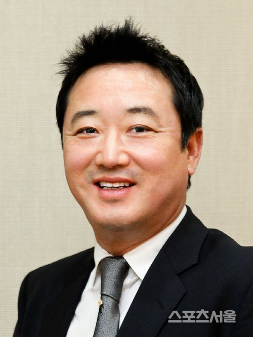 '인보사 사기 의혹' 이웅열 전 코오롱 회장 구속영장 기각