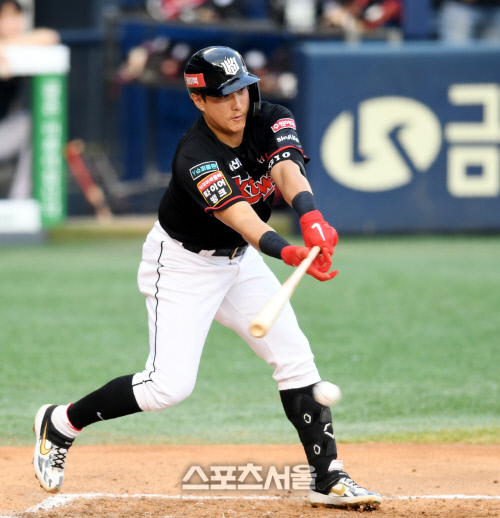 [포토] 안타 황재균 '득점기회 만들었어'