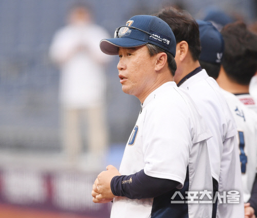 롯데 7회말 혼란 돌아본 이동욱 감독 "규칙 얘기할 필요 있었다"[SS인터뷰]