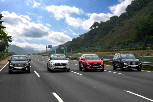 페이스리프트? 신차급으로 확 바뀐 패밀리 SUV '더 뉴 싼타페'