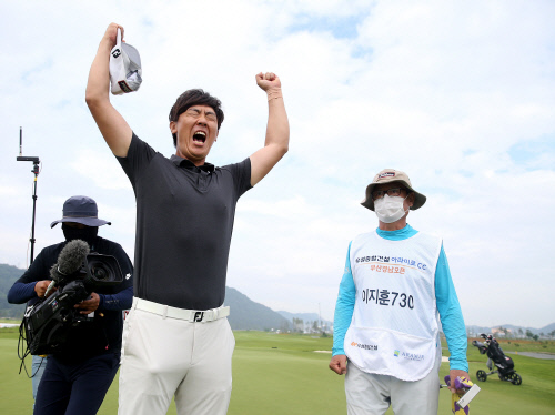 이지훈 18번홀 그린 우승 세레머니